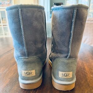 UGG Classic Short Boots, blue, size 9